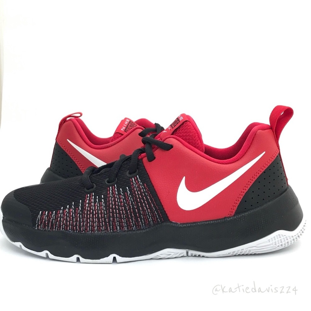 NWOB Nike Team Hustle Quick Youth (GS) Low-Top Basketball Shoes